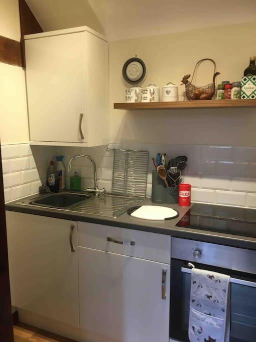 The Grooms Loft Self Contained Apartment Milton Abbas Bagian luar foto