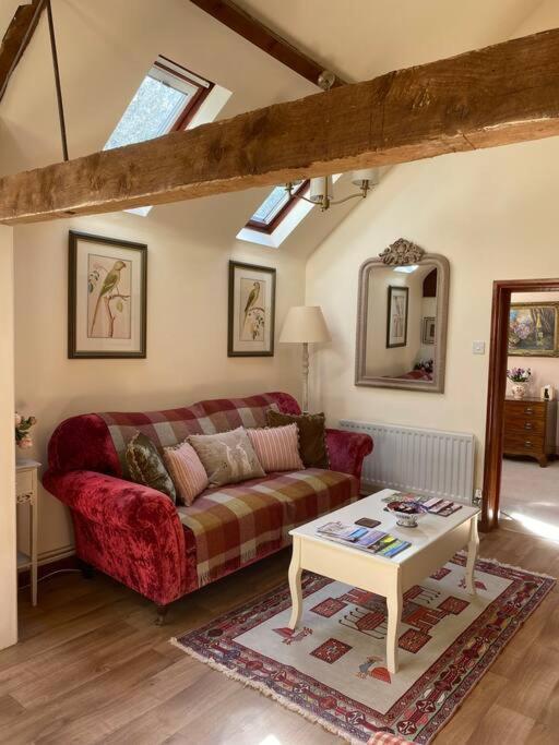 The Grooms Loft Self Contained Apartment Milton Abbas Bagian luar foto