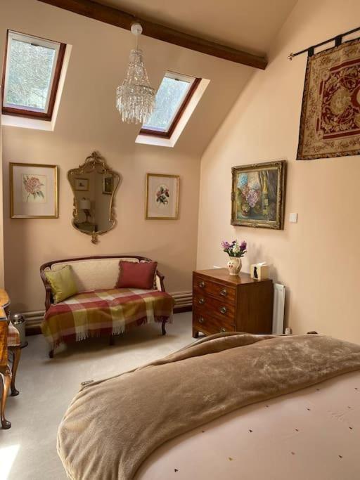 The Grooms Loft Self Contained Apartment Milton Abbas Bagian luar foto