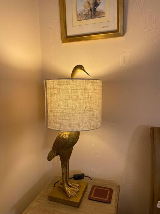 The Grooms Loft Self Contained Apartment Milton Abbas Bagian luar foto